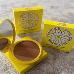 Trixie Cosmetics Flower Power Bronzer – Peace Out Poppy